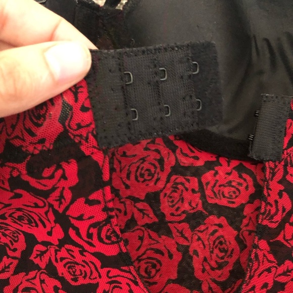 MARILYN MONROE intimates Lingerie Rose and lace Bra - Picture 7 of 16